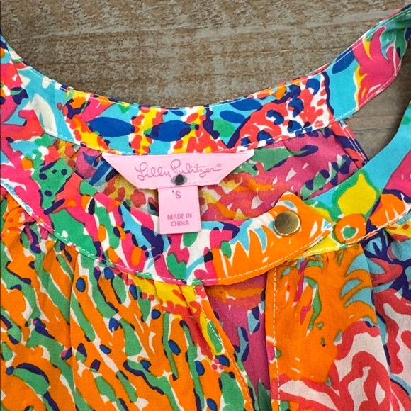 Lilly Pulitzer Sz XS Rogan Top Fishing For Compliments Halter Top
Silk - Picture 2 of 6
